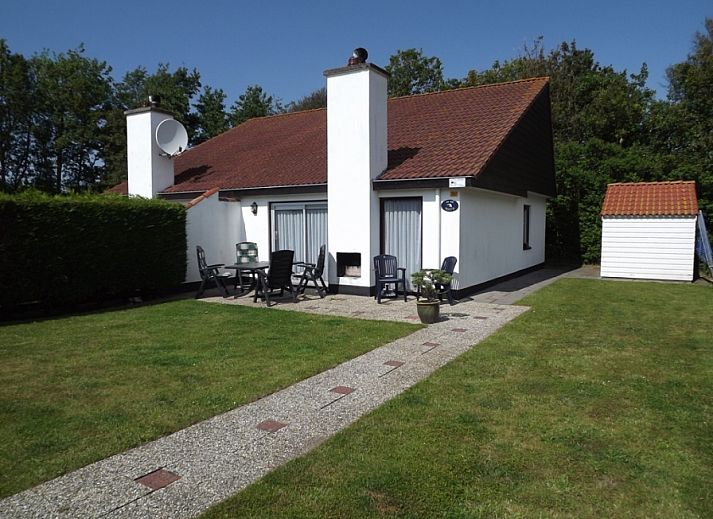 Ferienhaus Gortersmient 282 in De Dennen, Texel mit grossem Garten und Terrasse fuer Entspannung auf den Watteninseln.