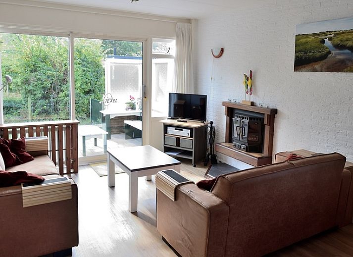 Vakantiehuis de Parel 200 in De Dennen Texel met zonnige tuin en terras.