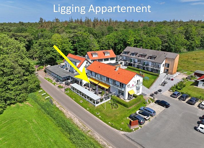 Offene Kueche und Wohnraum im Appartement Bos en Duin 03, De Dennen, Texel mit modernen Annehmlichkeiten.