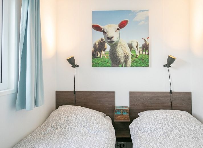 Plattegrond van Chalet Julie in Vakantiepark de Bremakker, De Dennen, Texel. Ruime indeling met slaapkamers en keuken voor een comfortabel verblijf.