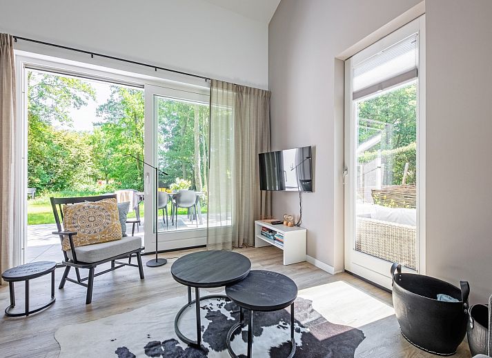 Ruim terras bij Tormentil vakantieaccommodatie in De Dennen, Texel.