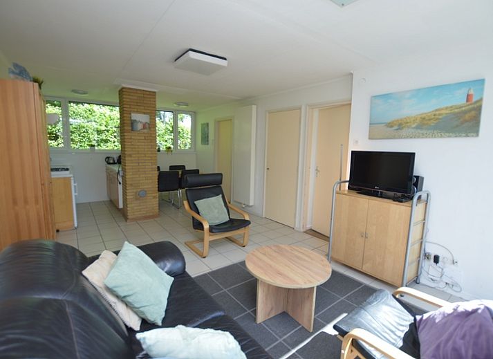 Das Ferienhaus de Parel 262 liegt mitten im Gruenen in De Dennen, Texel. Perfekt fuer Entspannung auf den Watteninseln.