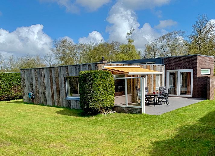 Ferienhaus Hesselte in De Dennen, Texel mit grossem Garten und Terrasse.