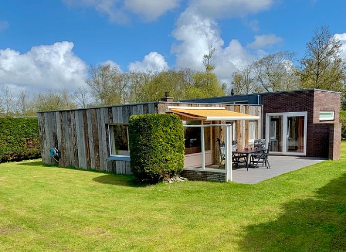 Ferienhaus Hesselte in De Dennen, Texel mit grossem Garten und Terrasse.