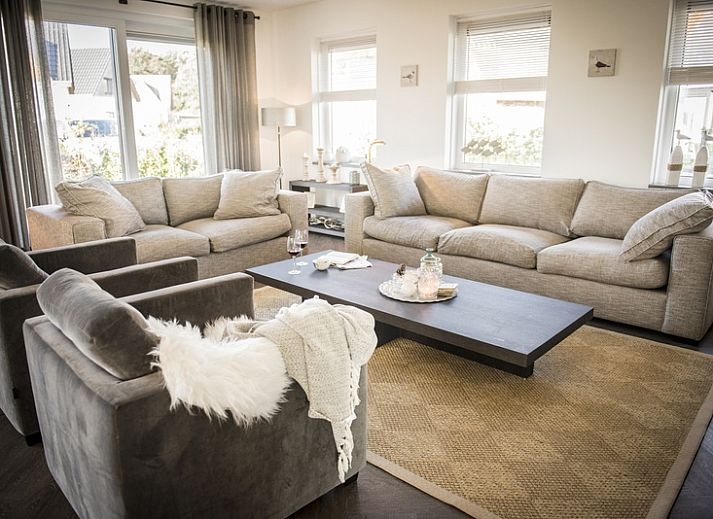 Bungalowpark 't Hoogelandt - Villa am Meer in De Dennen, Texel. Schoene Villa mit moderner Architektur, umgeben von Natur.