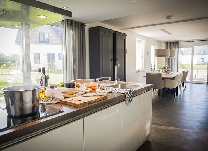 Helle und geraeumige Wohnraeume in der Villa am Meer, Bungalowpark 't Hoogelandt, Texel. Perfekt zum Entspannen in De Dennen.