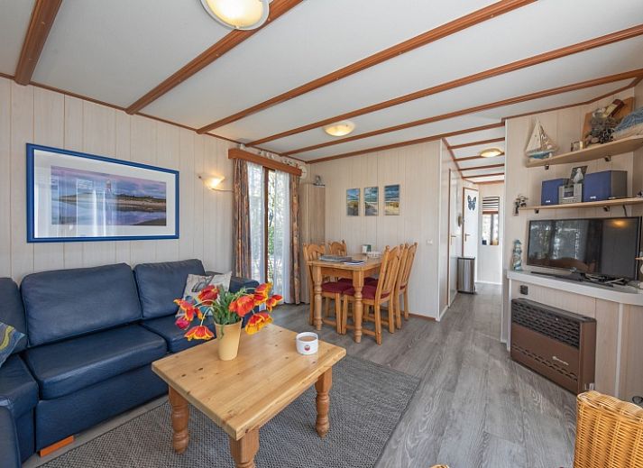 Ferienpark de Bremakker Weideveld 61, Texel, Ferienhaus mit grosser Veranda in De Dennen, umgeben von Natur.