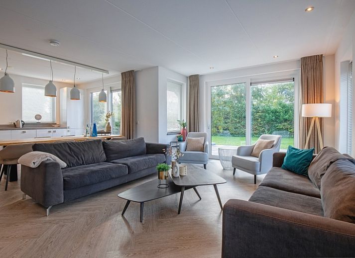 Bungalowpark 't Hoogelandt - Villa Bloem en Bos in De Dennen, Texel mit grossem Garten und Terrasse, ideal fuer einen entspannten Urlaub.