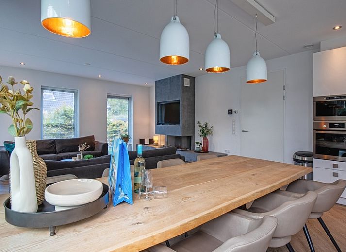 Bungalowpark 't Hoogelandt - Villa Bloem en Bos in De Dennen, Texel mit grossem Garten und Terrasse, ideal fuer einen entspannten Urlaub.