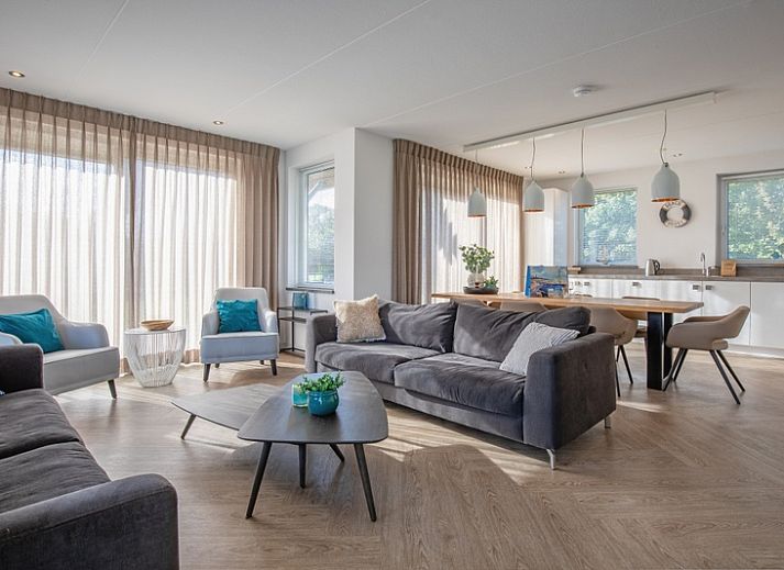 Bungalowpark 't Hoogelandt - Villa Menno in De Dennen, Texel, met ruime tuin en zonnig terras.