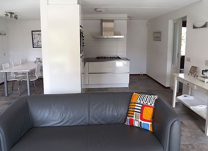 Grundriss des Ferienhauses Gortersmient 326, Texel, mit grossem Wohn- und Essbereich.