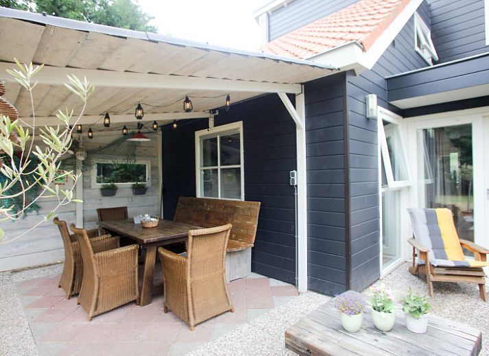 Bungalowpark Gortersmient - Blommenzee in De Dennen, Texel. Ruim vakantiehuis met zonnig terras en groene tuin.