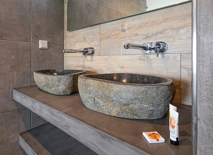 Moderne Kueche im Appartement Bos en Duin 01, De Dennen, Texel mit luxurioesen Annehmlichkeiten.