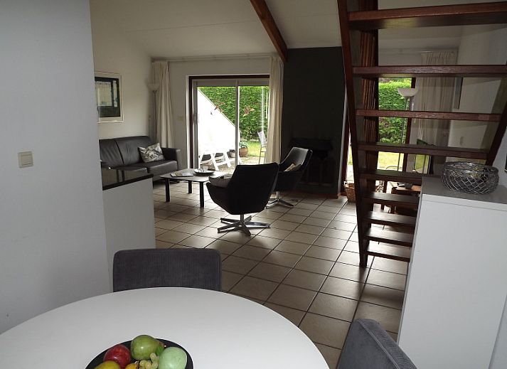 Offene Kueche und Essbereich im Ferienhaus Gortersmient 260, De Dennen, Texel, fuer einen komfortablen Aufenthalt.