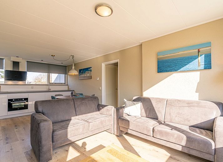 Bungalowpark De Parel - Ferienhaus De Parel 166 in De Dennen, Texel. Grosszuegige Rasenflaeche, umgeben von Gruen und Ruhe.