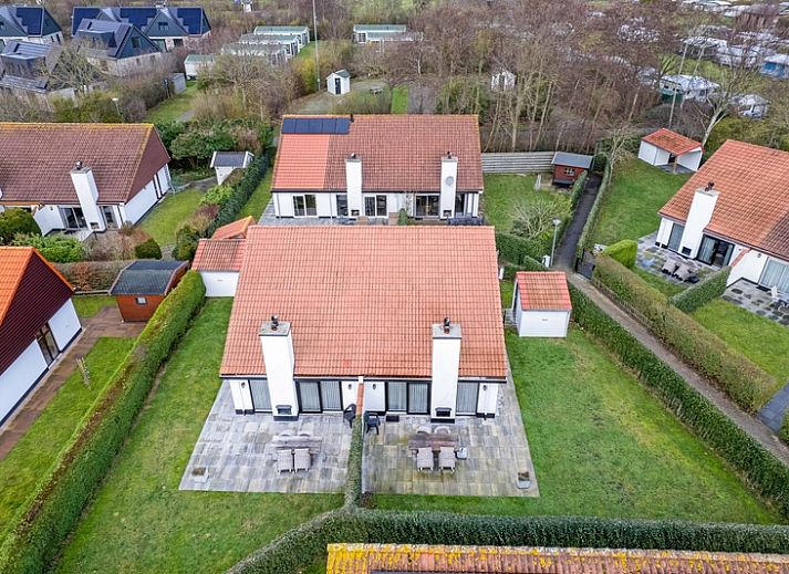 Vakantiehuis Gortersmient 302 met zonnig terras in De Dennen, Texel.