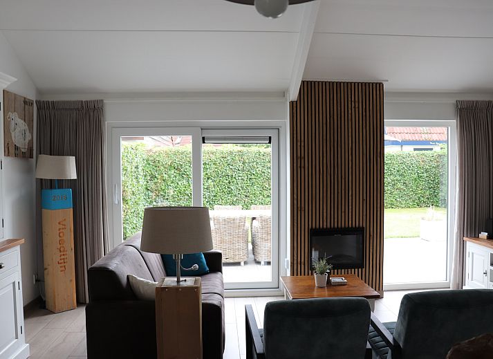 Gezellige eetkamer in Vakantiehuis Gortersmient 302, De Dennen, Texel.