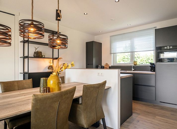 Ferienhaus im Ferienpark De Koorn-aar, Texel mit grosser Terrasse und Gartensitzplatz.