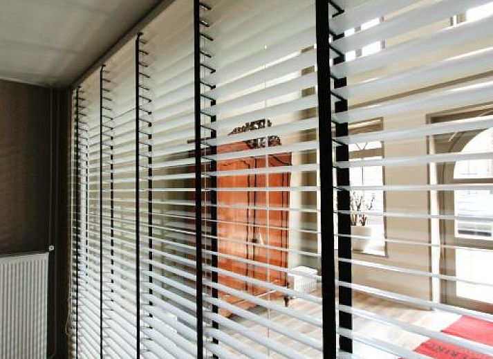 Stilvolle Essecke und Kueche in Stadslogement By Peek, Sneek, Friesland.