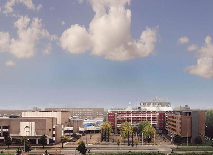 Cozy dining area in NH Maastricht vacation apartment, South Limburg.