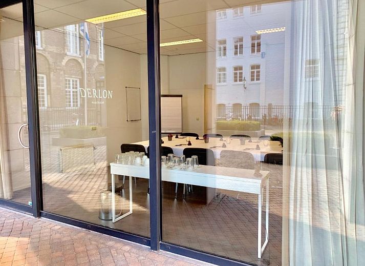 Cozy living room in Derlon Hotel Maastricht, vacation apartment in Maastricht, South Limburg, with modern decor.