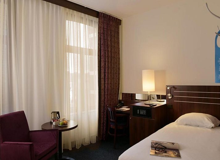 Indoor pool in Amrath Grand Hotel de l'Empereur, Maastricht, ideal relaxation in South Limburg.