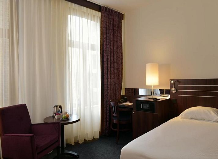 Indoor pool in Amrath Grand Hotel de l'Empereur, Maastricht, ideal relaxation in South Limburg.