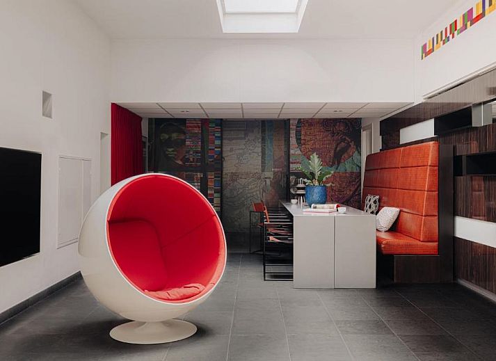 Lichte slaapkamer in Designhotel Maastricht, vakantieappartement in Maastricht, Zuid Limburg.