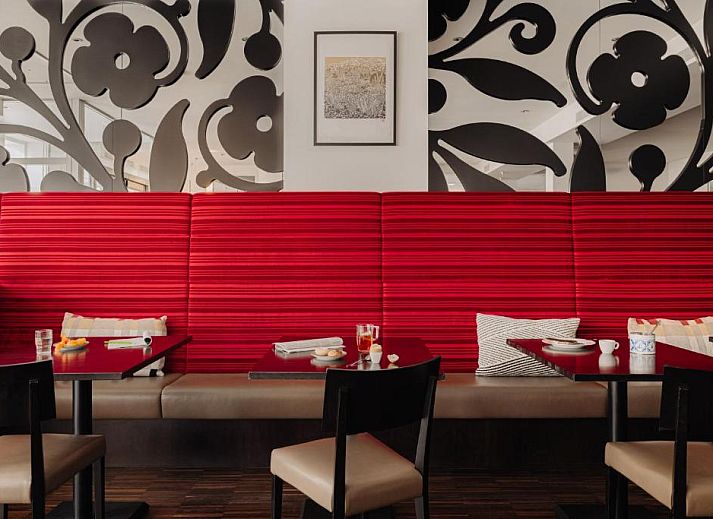 Lichte slaapkamer in Designhotel Maastricht, vakantieappartement in Maastricht, Zuid Limburg.