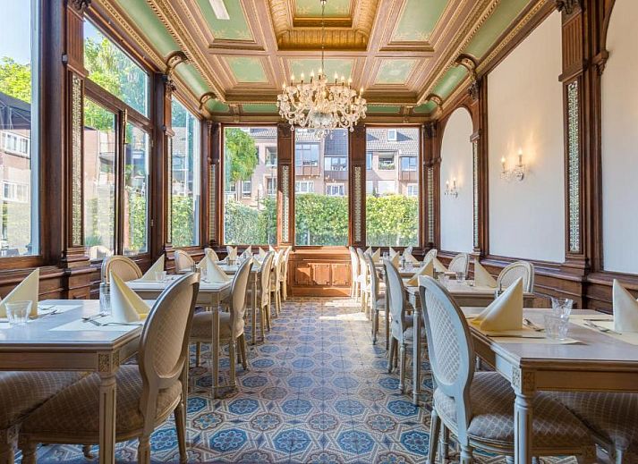 Cozy bedroom in Hotel Bigarre Maastricht Center, vacation apartment in South Limburg.