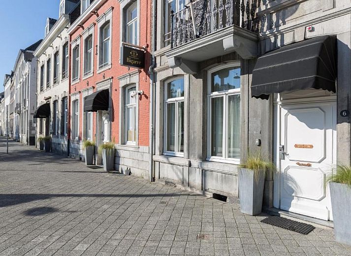 Elegant dining area at Hotel Bigarre Maastricht Centrum, vacation accommodation in South Limburg.