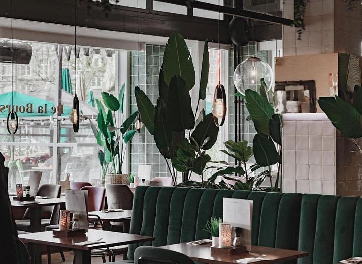 Attractive bedroom in Hotel de la Bourse, Maastricht, ideal for a relaxing stay in South Limburg.