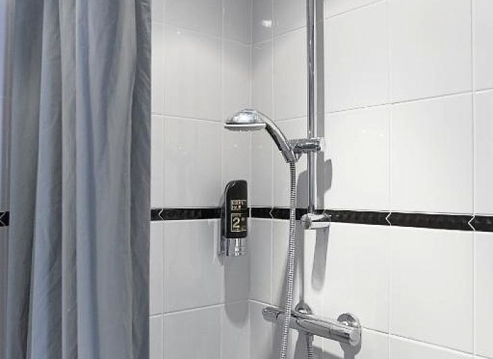 Spacious room with lots of natural light in Hotel de la Bourse, vacation apartment in Maastricht, Limburg.