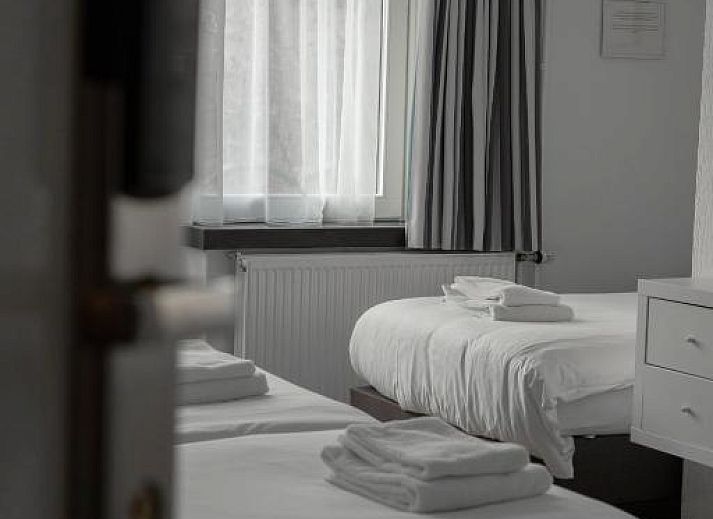 Spacious room with lots of natural light in Hotel de la Bourse, vacation apartment in Maastricht, Limburg.