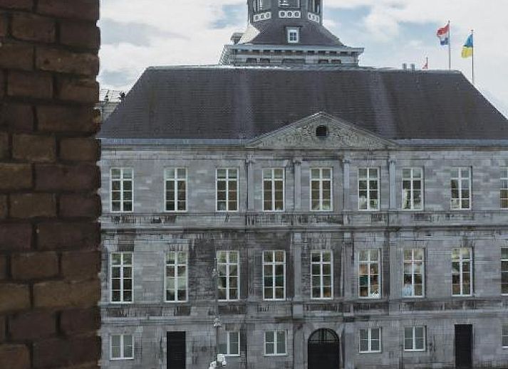 Stylish dining room at Hotel de la Bourse, enjoy the culinary experience in Maastricht, Limburg.