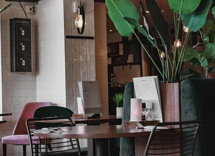 Stylish dining room at Hotel de la Bourse, enjoy the culinary experience in Maastricht, Limburg.