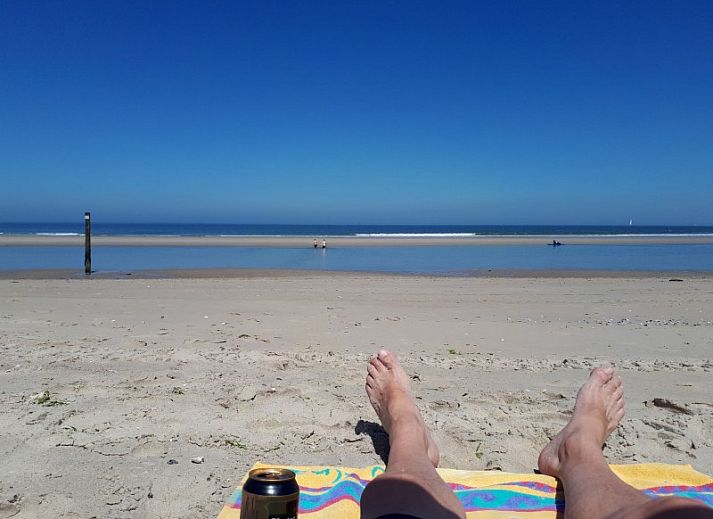 Adembenemende zonsondergang bij Oost-Vlieland, nabij De Hagedis tenthuis, Vlieland, Waddeneilanden.