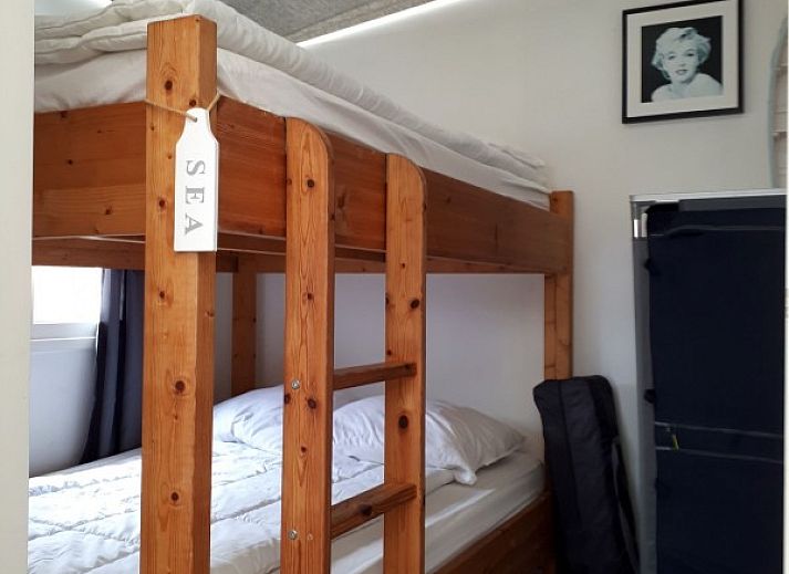 Adembenemende zonsondergang bij Oost-Vlieland, nabij De Hagedis tenthuis, Vlieland, Waddeneilanden.