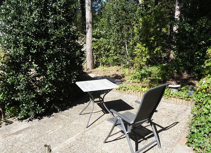 Open keuken en eetruimte in Studio Arma, vakantiehuis Oost-Vlieland. Gezellig interieur op de Waddeneilanden.