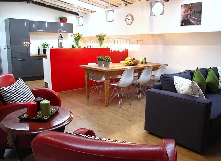 Boathotel Rotterdam Seven, unique stay on water in Rotterdam, South Holland.