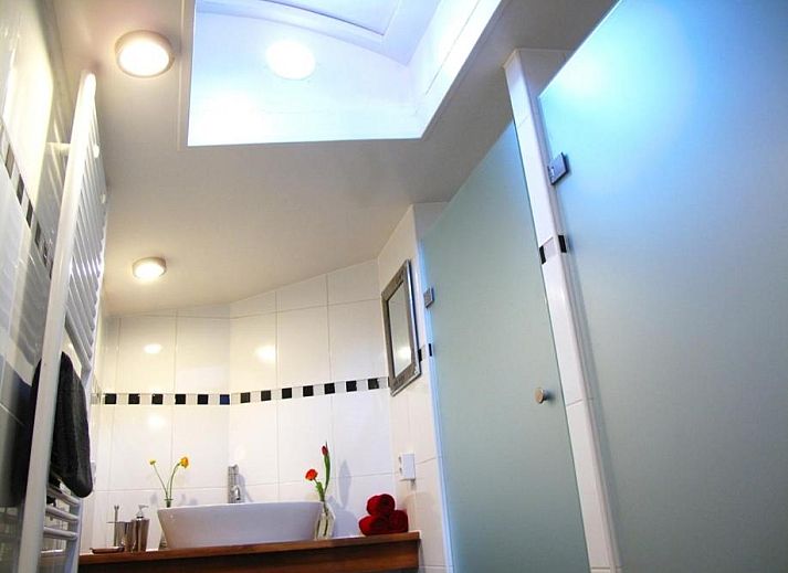 Modern bathroom with designer sink in Boathotel Rotterdam Seven, Rotterdam.