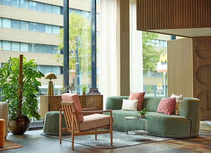 Stijlvolle lobby van Mainport Design Hotel, vakantie appartement in het hart van Rotterdam, Zuid-Holland.