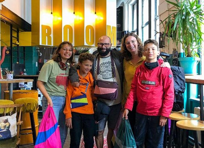 Guest house 027060 - Apartment Rotterdam eo - Hostel ROOM Rotterdam