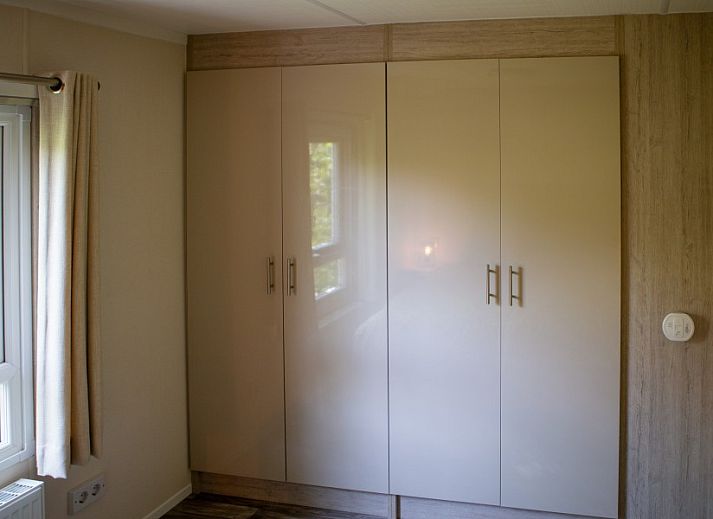 Seitenansicht des Chalets Rhobin, gelegen im ruhigen Formerum auf Terschelling.