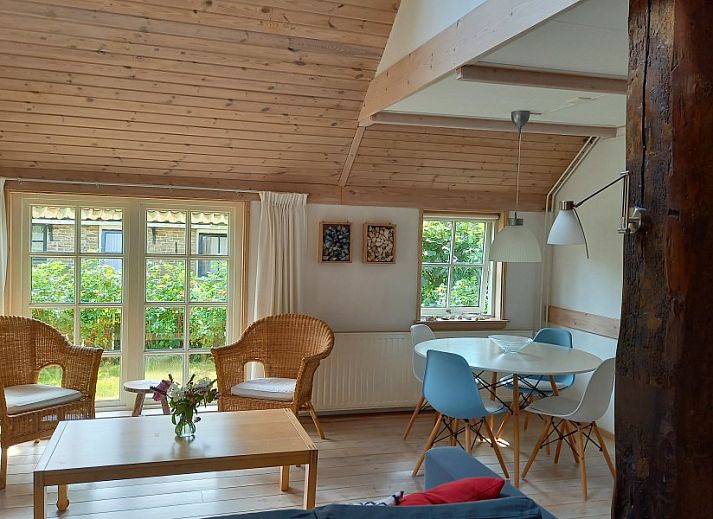 Gezellige keuken in Heestervin appartement, Hee, Terschelling, compleet en rustiek