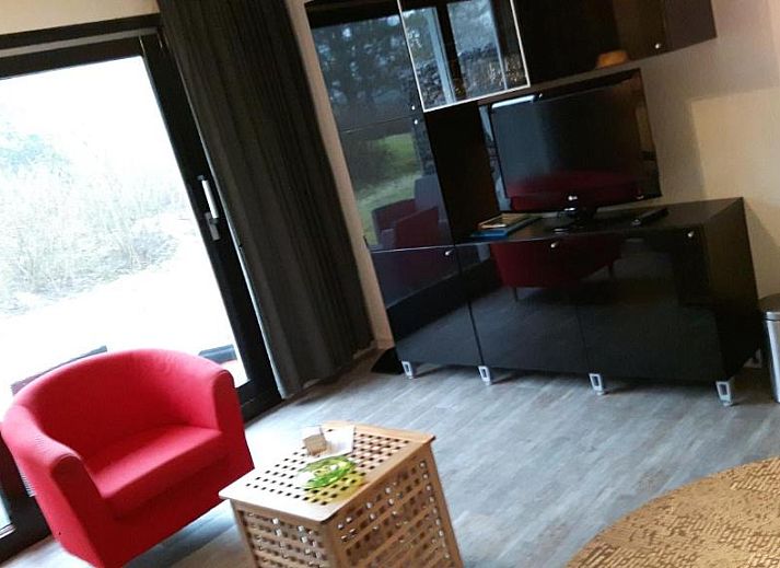 Binnenzwembad van Appartement HELIOS - Amelander Kaap met ZWEMBAD, Hollum, Ameland, ideaal voor ontspanning en plezier.