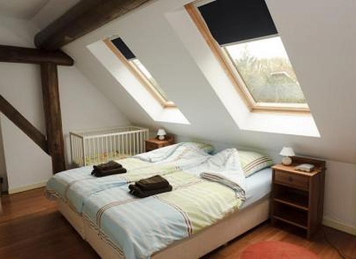 Enjoy peace and quiet at the Farmhouse in Hoorn, Terschelling, with a beautiful terrace and green surroundings.