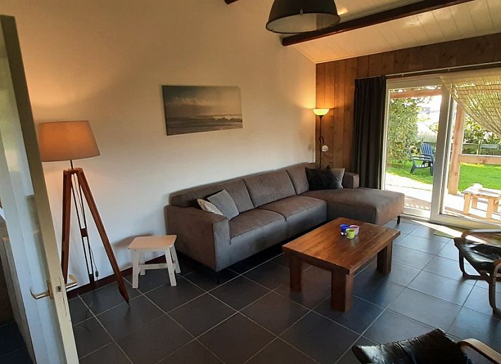 Cozy bedroom with bunk beds in Bungalow de Hek, Hoorn, Terschelling.