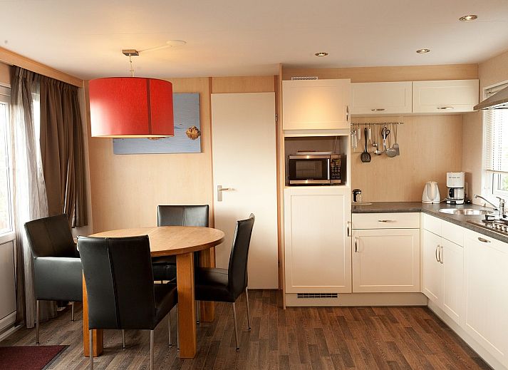 Rustieke Duinbungalow Tjermelan met terras in Oosterend, Terschelling, Waddeneilanden.