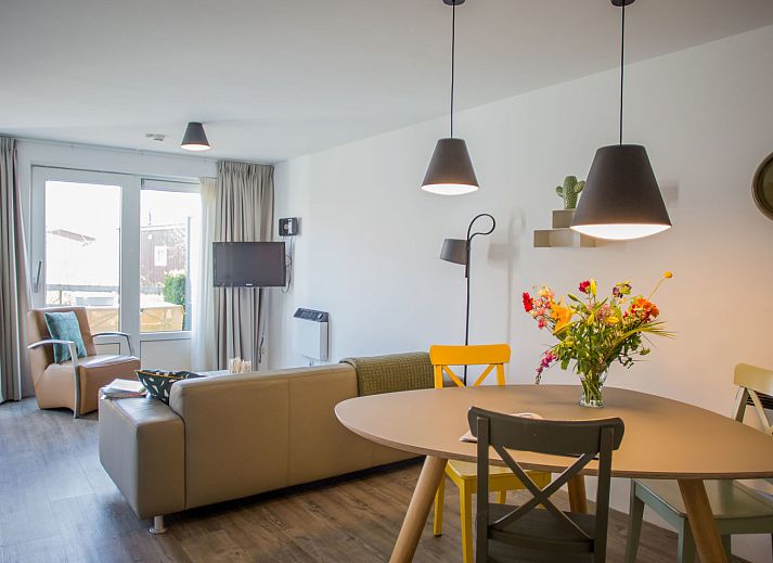 Schlafzimmer mit bequemem Bett im Appartement Sauna, Oosterend, Terschelling. Perfekt fuer eine erholsame Nacht auf den Watteninseln.